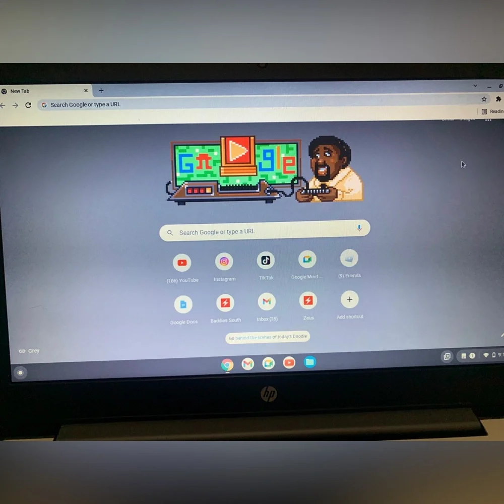 im selling an hp laptop.